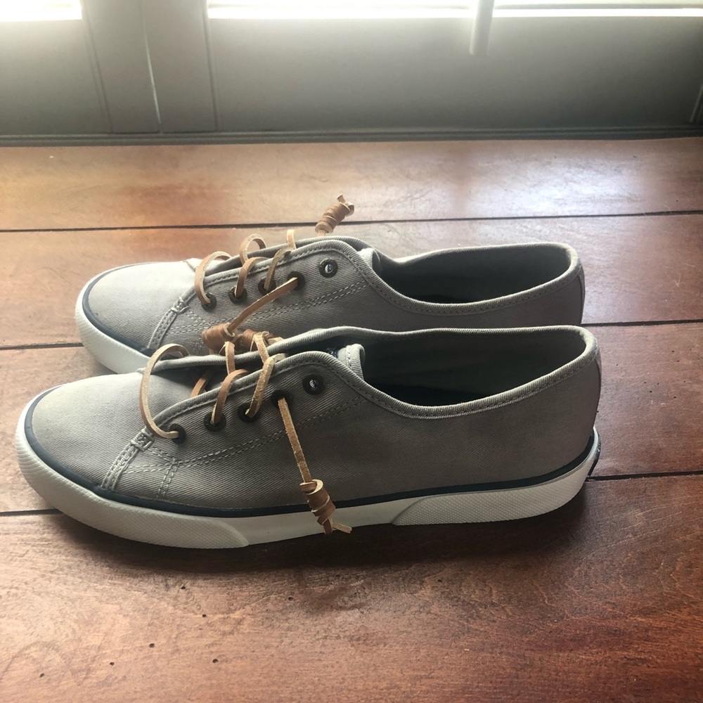 Sperry Canvas Sneakers Size 8.5